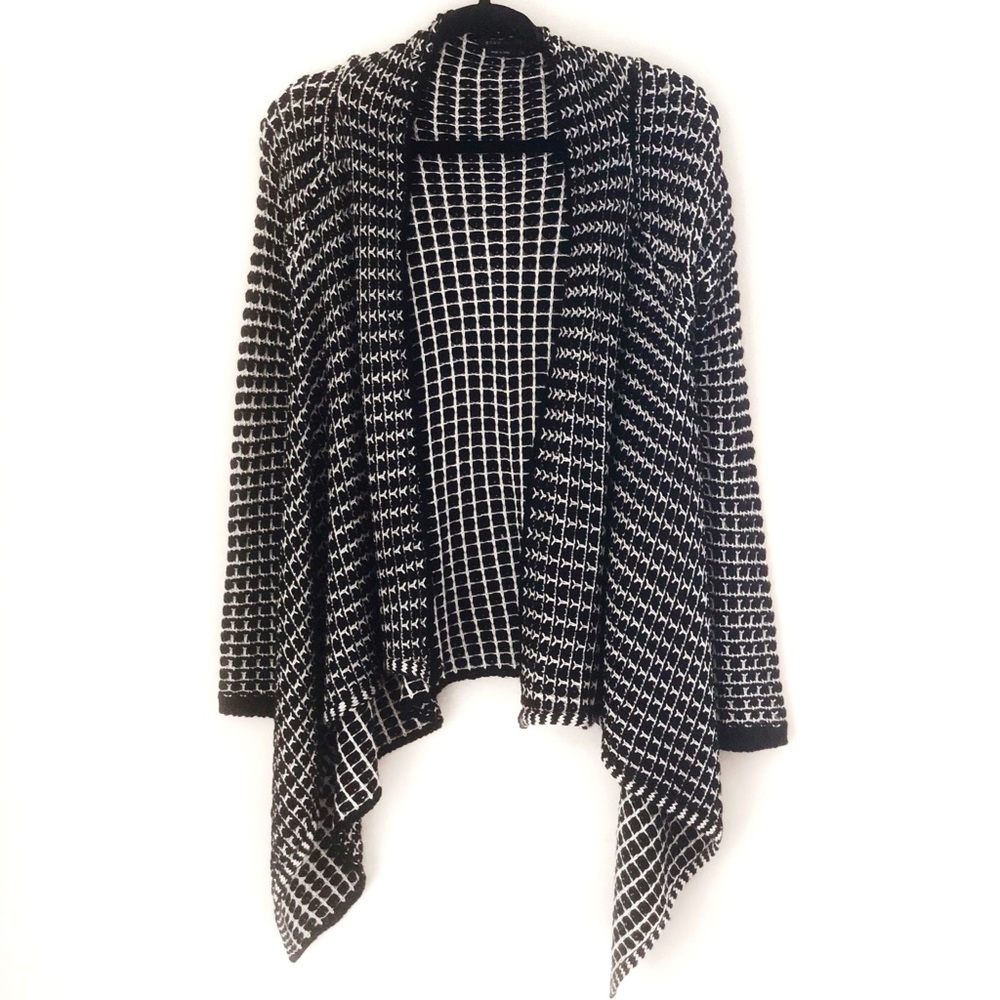BCBGMaxAzria Black & White Loose Knit Cardigan S/M